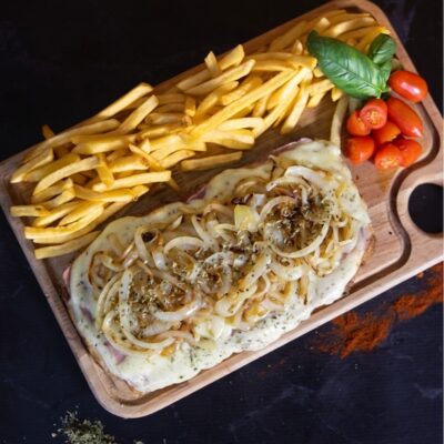 Milanesa de Ternera a la Fugazzeta C/ Papas fritas