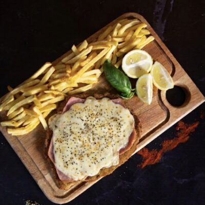 Milanesa de Pollo a la Napolitana C/ Papas Fritas